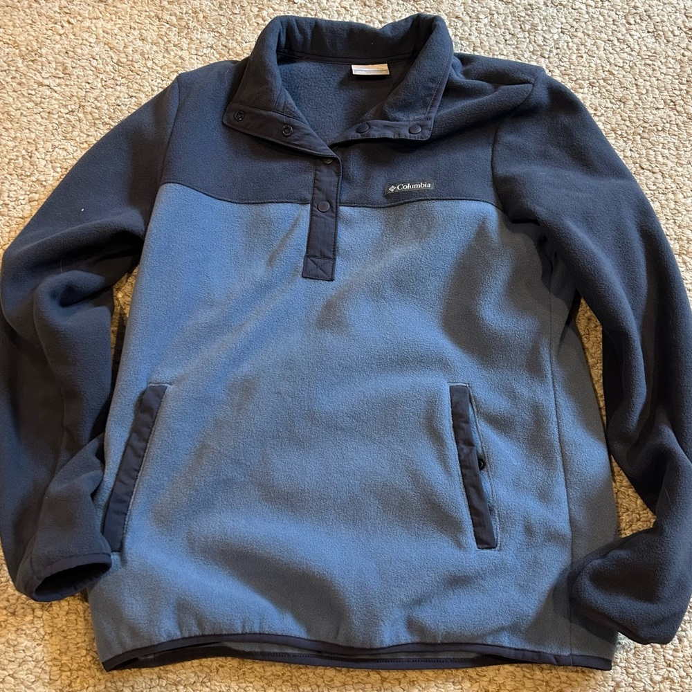 Columbia 1/4 snap sweatshirt, medium, in new condition